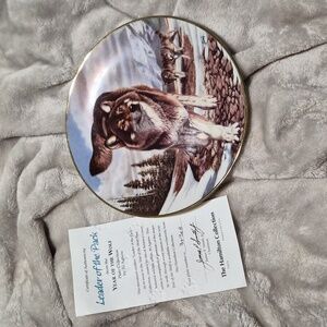 'Leader of the Pack' Wolf Plate